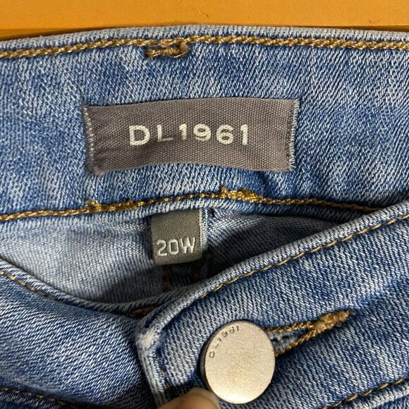DL1961 Women's Light Wash High Waisted Raw Hem Denim Jeans - Picture 4 of 6
